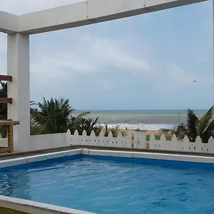 Petit Negombo